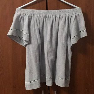 TCEC | over the shoulder blouse